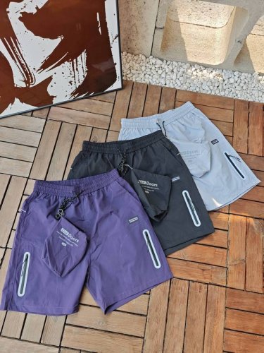 纯原品相patagonia巴塔哥尼亚户外三防科技短裤，使用巴塔格面料，该面料采用高强透湿科技，能够快速的排除汗湿，防风耐磨，耐磨指数达到 0+，能够很好的保护身