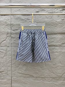迪奥 2025春夏新款男士休闲短裤 高端货简洁时尚大方 定制原版进口面料 简洁利落又清爽 品质做工细节经得起任何形式检验简约大方百搭款 上身优雅帅气 焕然一新的