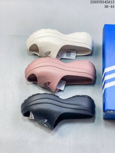 36-45 adidas 阿迪达斯 超轻耐磨一体式Md泡沫鞋身 内嵌厚实内嵌欧索莱环保鞋垫 半包覆鞋面组合弹力厚底 阿迪达斯Adidas Adifom Stan