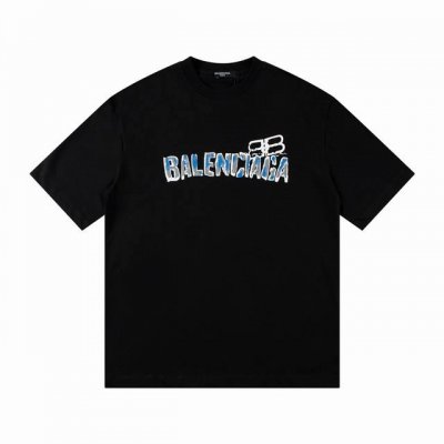 Balenciaga 巴黎世家锁扣海湾蓝字母情侣短袖T恤 采用260克双砂面料 三针五线做工，领口包包边条 今年火爆的品牌 看到了就忍不住要自留一件 正确纹路立