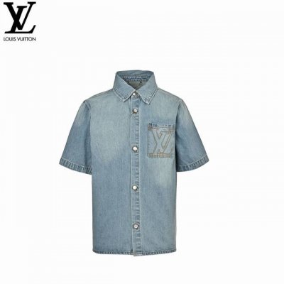 Louis Vuitton 路易威登 25Ss 口袋刺绣牛仔短袖衬衫 胸袋刺绣 Lv 标识 浅蓝色渐变牛仔洗水 后部呈现 Damier 正绒面革标签 标识铭纹珠