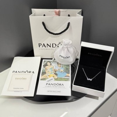 pandora 潘多拉蝴蝶结项链 复刻版 顶级原单复刻！专供代购！附防伪标！邂逅潘多拉蝴蝶结项链，开启少女心的梦幻之旅。灵动的蝴蝶结造型，用925银精心打造，搭