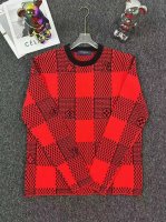 Louis Vuitton路易威登 Ss新款红色格子羊毛针织衫 本款圆领衫为 Damier 提花嵌花织纹注入 Far West 风尚 演绎 秋冬秀场的 Dami
