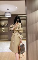 上新 巴宝莉 2025开春新款又来出大爆版啦 独家设计巴宝莉格长款风衣腰带，图片色，太高级啦，人手必备的单品，闭眼入～ 颜色：卡其 码数：Sml S码推荐： 8