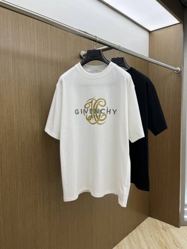 新款 Gvc 2540Fw春夏新品圆领打底外穿T恤，立体感Logo微廓形半袖活性纯棉打底T恤，棉，手感面糯有骨感，柔而有韧性。工艺处理，韧性和抗皱性能得到大幅度