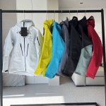 高版本挂拍图 Arc‘Teryx始祖鸟 Alpha Sv 第7代 硬壳连帽冲锋衣 防风 防水 透气 功能性外套 户外 登山服 面料：采用经五年开发的新N80p-
