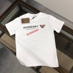 Aburberry 巴宝莉2025新款男士圆领短袖 情侣T恤 春夏新品 高品质 时尚百搭潮款 定制进口面料 穿着舒适 透气 时尚不失个性 上身休闲随性 帅气有型