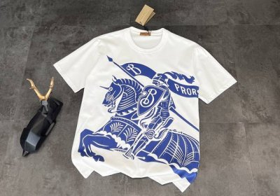 新款短袖上新2025Ss夏季新品 Burberry巴宝莉 经典骑士短袖，解锁高阶时髦！ 面料：甄选顶级棉质面料，触感如云端般柔软亲肤，透气又吸汗，贴身穿舒适度拉