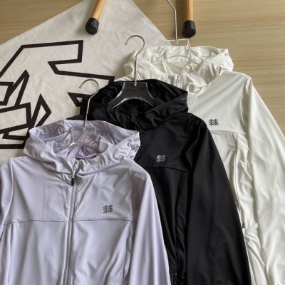 细节呀 配盒装Kolon Sport 可隆 三色夏季专属Hike 系列 弹力针织连帽印花 凉感防晒服 防晒Upf80+内里全包边 面料全部采用高定制面料，轻质量