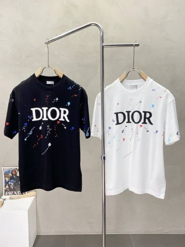Dior迪奥独家专供春夏新款原单男士休闲短袖 高端定制 高版本 时尚百搭爆款原版进口面料 Logo图案设计 手感超柔软细腻 穿着亲肤舒适 高端精品 代工厂p精细