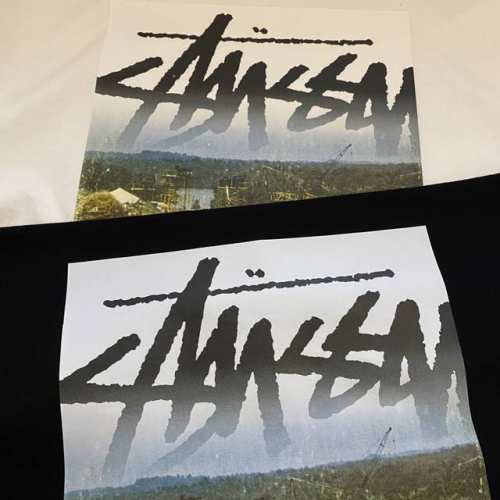 Stussy 斯图西日本代购创意印花男女宽松纯棉圆领短袖 原版260G纯棉精梳面料 亲肤舒适 采用进口数码机器立体胶印 不开裂不脱胶 穿上就是舒适自在 减龄又显