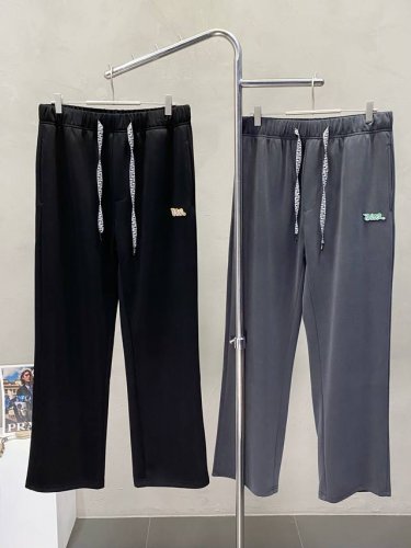 Dior迪奥独家专供新款休闲裤 高端版本！专柜定制面料 透气舒适度高，细节无可挑剔，品牌元素设计理念，体现高品质。手感细腻柔软！呈现休闲裁剪，上身版型超赞！码数