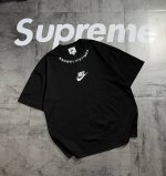 nike刺绣情侣短袖T恤 面料采用精梳棉材质 手感舒适 细腻 透气 不起球不褪色 有微弹力哦 印花采用刺绣技术 品质超赞 细腻 不褪色 不开裂 万针刺绣Logo