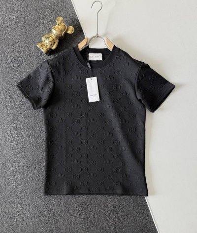 高品质 Gucciadidas 古驰阿迪联名款3D凹凸暗纹提花T恤！ 独家新品，高版本，高品质！ 定制300克全棉毛巾面料满印提花，质感舒适度都是拉满的，辨识度