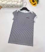 Miumi*25春夏新款 条纹字母小帆船Logo短袖T恤丨独家Yb开发！高版出品！真的大推荐，太好穿了舒服好搭！领口的设计别出心裁，红色的小帆船刺绣非常精致，真