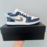 Air Jordan 1 Low 高端Aj1乔1低帮海军蓝板鞋 同步官方配色 原档冲孔鞋头 正确满胶鞋垫 四线拉帮 原厂织唛标 鞋舌高弹海绵填充 size 36