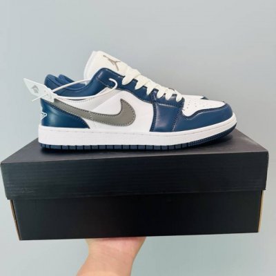 Air Jordan 1 Low 高端Aj1乔1低帮海军蓝板鞋 同步官方配色 原档冲孔鞋头 正确满胶鞋垫 四线拉帮 原厂织唛标 鞋舌高弹海绵填充 size 36