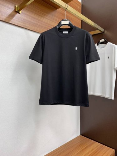 迪奥 2630Ss新款短袖T恤，定制进口原版丝光面料！经典Logo设计，简单大方得体 时尚不失个性 上身休闲随性 内搭单穿皆可 彰显大牌气质。尺码：M～3Xl