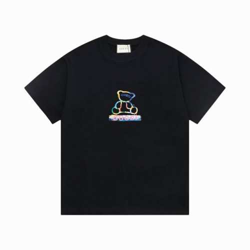 Gucci 上新 新款T上货 古奇标志印花图案 后幅反标设计 1:1高品质 百分百纯棉洗水处理 布料精梳紧密赛络纺 不缩水不变形 更舒适柔软 高克重手感更好 三