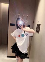 上新 Lv 驴 定制标签三花图案短袖T恤～ 夏季最佳 经典四叶草简约搭配 1V三花图案印花T 经典老花图案设计，春夏色彩图案主打，简单的三色图案印花 ，简约好穿