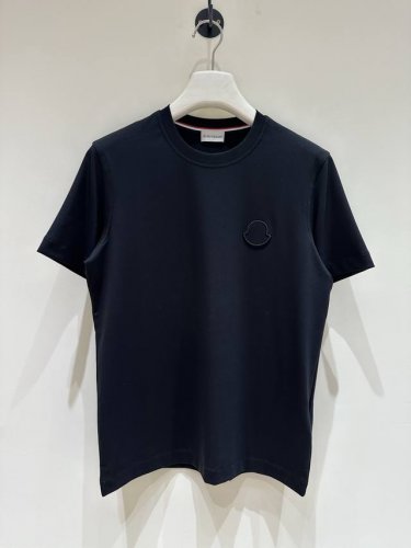 新品 Mon家族男士时装款圆领短袖T恤，顶级贸易公司货，纯正血统品质，25年春夏新品，超火爆人气单品！ 极符合M家美学基调的一款T恤，造型设计画风完美沿袭了M家