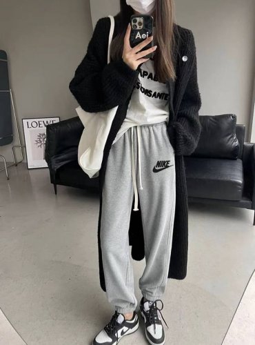 nike耐克经典运动宽松卫裤束脚裤休闲裤子 ｜无敌版型｜｜男女同款｜ 面料采用超高品质华棉 最大的优点就是亲肤性跟保形性好 顶级面料带来超舒适上身感受 出行超透