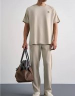 杰尼亚 2025套装新工艺洗水春夏新款首发专柜最新款短袖套装 官网同款 高端订制 设计前卫时尚！品牌Logo重工艺设计 手感柔软，穿着舒适，做工精细.上身效果无