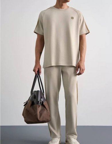 杰尼亚 2025套装新工艺洗水春夏新款首发专柜最新款短袖套装 官网同款 高端订制 设计前卫时尚！品牌Logo重工艺设计 手感柔软，穿着舒适，做工精细.上身效果无