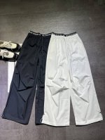 克罗心休闲裤出货 超级无敌好版型 p身不挑人 薄款面料 夏季轻松扛 百搭款 两色Sml