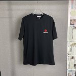 B23 2025Ss字母标识限定刺绣短袖男女款 露露今年太好看 难以形容对它的喜爱 既有高级感又兼顾舒适度 按头安利 立体凸起Logo很高级 一点儿也不会Low