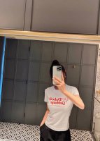 dg杜嘉新品经典时髦字母Logo印花短袖圆领修身短款纯棉T恤简约百搭上衣。Smlxl