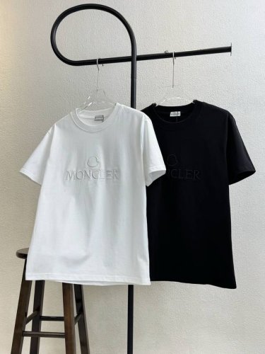 款号Xb67 moncler蒙口立体字母Logo刺绣圆领短袖 情侣同款 全套包装 三标齐全 区别市场通货 随意对比 纯棉280克高克重32支双纱 不起球 不褪色