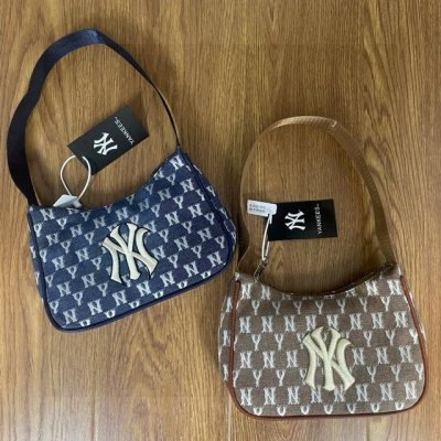 韩国Mlb洋基队腋下包复古老花Ny满印手提包单肩包水桶包 颜色：蓝色 卡其色 尺寸：22X17 Cm Id：042
