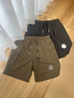 Mon*Cler蒙口 25年夏季新款休闲短裤 抽绳百搭选用精心细致的做工，并融入时尚流行元素，抽绳采用Logo字母印花点缀，穿着舒适立体，日常休闲短裤 #883