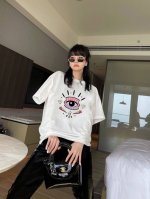 上新！Kenzo 情侣款圆领短袖T恤，全部采用上等原料，质感好颜色鲜明！ 这种款式上身绝对吸睛，基础款的圆领Tee,男女均可驾驭！ 尺码：S-3Xl 颜色：黑色