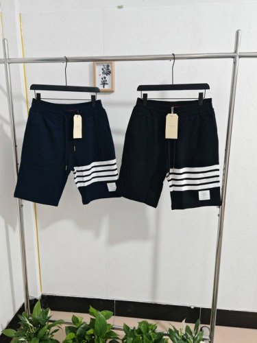 高版本！Tb男士色织休闲短裤 三色色现货 原汁原味 T经典长青款四道杠色织短裤，你能看见的最高品质 定做面料 32S双股斜纹精梳棉 克重430毛圈棉料 非常有质