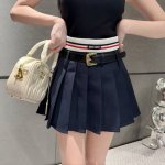 160 miumiu缪缪定制字母小标黑红撞色拼接百褶裙短裙配腰带 款号：25670703330 颜色：蓝色 杏色 尺码：Sml s码80-95斤 m码95-11