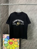 款号 G93 Lv小牛刺绣字母印花图案圆领短袖 Louisvuitton官网Zp同步新款T恤 面料采用32支双纱2 克高克重纯棉面料 同缸定织定染原版同色螺纹