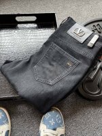 顶级精梳牛仔！ 人气爆款！Vltn 华伦天奴专柜新品精梳牛仔裤！恒隆在售万元级，款号：2605 华伦天奴家今年最新精梳新疆长绒棉牛仔面料！经过纯天然碱性水洗工艺