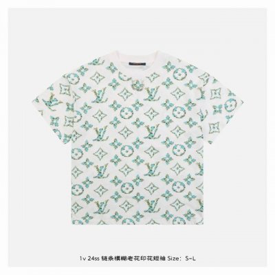 LV 24Ss 链条模糊老花印花短袖 面料采用 克重精梳棉 定制32支1*1螺纹 成衣两遍水洗处理 面料舒适亲肤无异感 定制定染面料,纺织密度高 垂感佳 不易变
