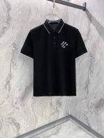 lv 商务休闲通勤款,渠道精品唯美主义的英式裁剪艺术尽显男士魅力风采. 25春夏 专属标识Polo衫短袖T恤 经典的翻领裁剪工艺从未停止.既不单调也不复杂,匠心