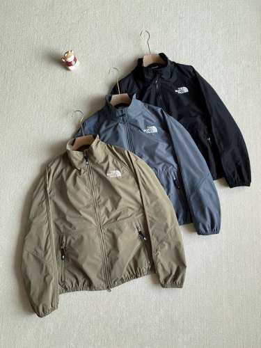 p200，报单款号03213。 韩国订单，Tnf/北面白标Whitelabel春款立领夹克！ 韩国代购600+ 前后万针百灵达刺绣，经典精致！两侧拉链口袋带Lo
