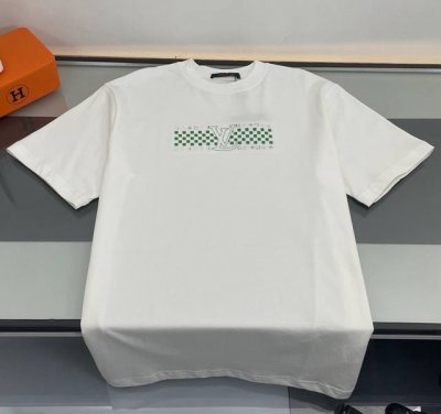 上新 纯原臻品 顶级原版复刻 路易威登 Lv Louis Vuitton 25Ss夏季新款3D立体浮雕圆领短袖T恤 原版面料高版本高品质 网红明星同款 胸前采用