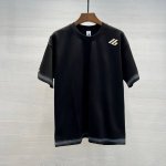 巴黎 2025夏季新款短袖 走秀款 今年最新最设计 非常洋气 独家定制原版纯棉面料 最新图案设计 垂感超好不易褶皱 不起球 透气舒适 细节走线完美无瑕疵 上身效