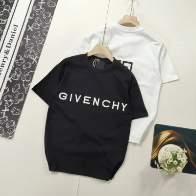 尺码S-Xl最高版本 Givenchy纪梵希2025Ss新品夏季经典大爆款前后立体突绣Logo图案短袖T恤 官网同步，专柜纯棉面料！贴肤舒适，耐看又好穿，经典简