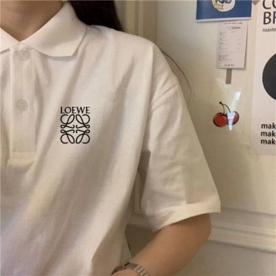 升级版290克重磅高端Loewe罗意威基础款polo衫百搭修身情侣款短袖T恤 有黑色但是无图 效果版型一样可需要黑色可备注黑色 采用进口纯棉珠地面料。面料柔软非