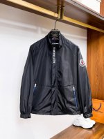 蒙口 2025春季新款夹克外套，秀场新品品相非常完美，双面穿舒适保暖，三标齐全色泽饱满诱人，非常出彩的设计，轻松将时髦感进阶，做工极为考究严谨，走线工整细致！大
