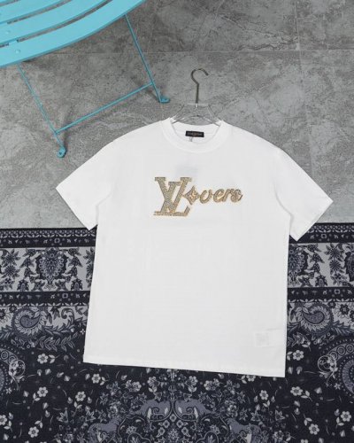 款F30 Lv Louis Vuitton*路易威登新款重工珠片绣短袖T恤 采用原板独家定制280克32支双莎纯棉面料 质感非常柔软舒服 100%区别市场的顶级