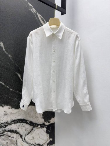 rl 25Ss 春夏新品老钱风亚麻翻领衬衫 采用100%进口亚麻 上身清爽透气又舒适 演绎慵懒随性的高级单品 刺绣Logo设计高级又耐看 亚麻的天然纹理和透气性