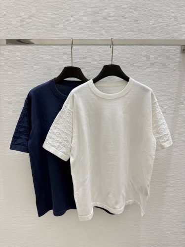 Lv家 早春新款 圆领针织短袖 颜色：白色 蓝色 尺码：36.38.40